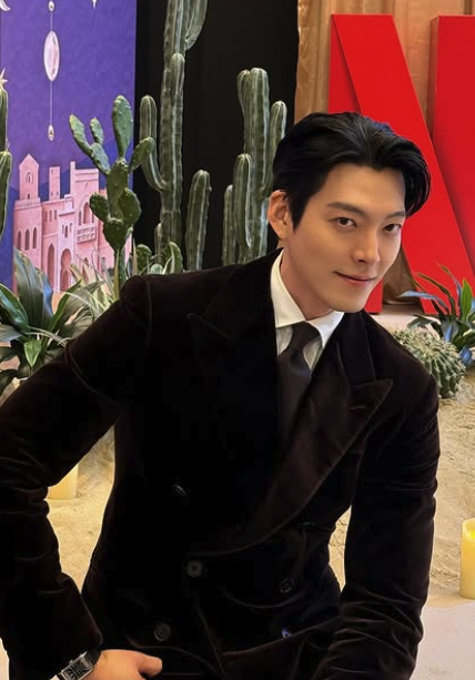 <b>김우빈</b> <b>신민아</b> 10년 연애 끝에 12월 <b>결혼</b> 발표!