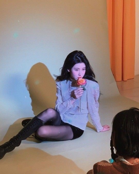 무대 위, 백예린의 드레스