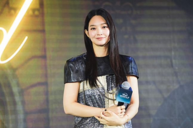  '김우빈 결혼' 신민아, 혼전임신 의혹은 '임부복' 원피스 때문?... #첫만남 #결혼 #사주 #임신 #결혼식 #결혼일정 #주례 #사회 #비인두암 #궁합 #옷 #의상 #이유