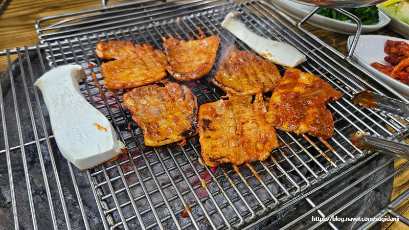 고추장삼겹살이 먹고 싶을 때 찾는, 영통 홍천화로구이수원본점