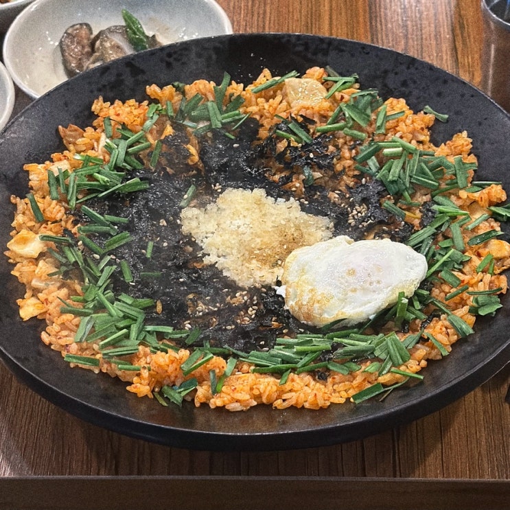  철판 볶음밥을 좋아한다면 마당쇠곱창 분당서현본점 점심 히든 메뉴 철판 날치알 볶음밥 완전 추천 리뷰.