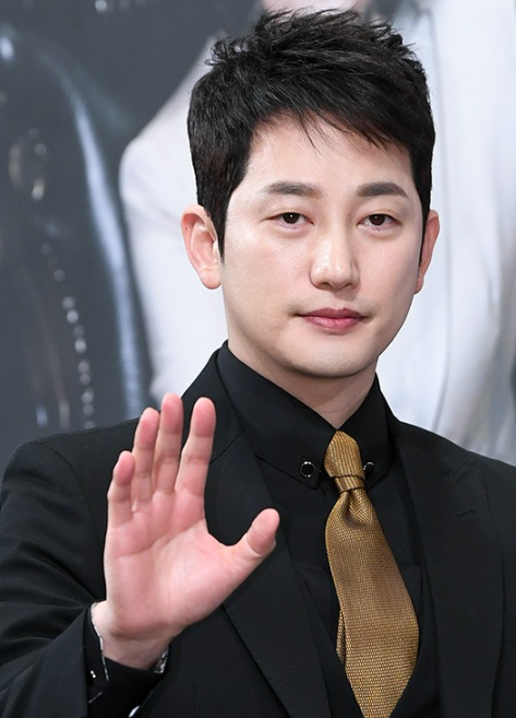 <b>박시후</b>, 허위 사실 유포에 <b>법적 대응</b> 선언하며 명예 지킨다