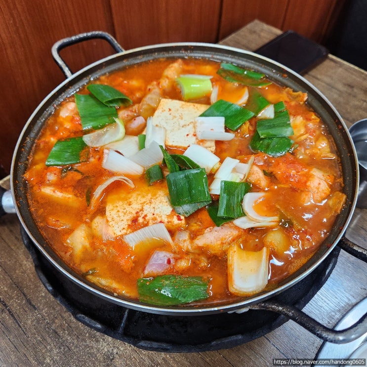  [을지로4가역/방산시장] 보건옥 - 오랜 세월에서 나오는 깊고 진한 맛의 김치찌개, 서울 1티어 김치찌개 맛집!