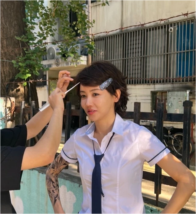  황우슬혜, 영화 <히트맨> 속 털털한 과거 사진 깜짝 비하인드!