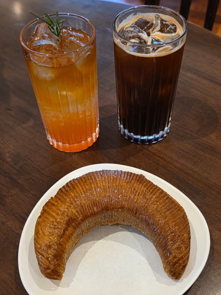  [송파/잠실 카페] 송리단길 만겹 크루아상 블루리본 디저트 맛집 레브두
