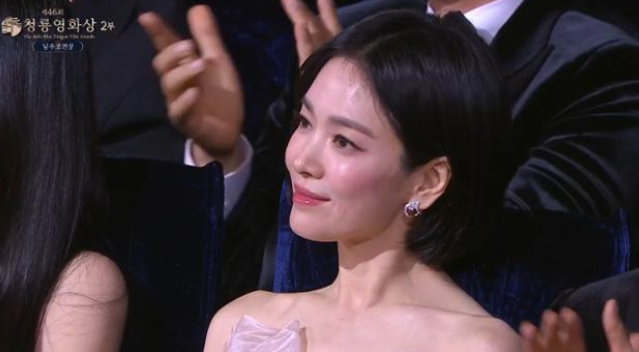   송혜교, 청룡영화상 레드카펫에 왜 못 섰을까? 뒤늦게 알려진 이유에 모두가 납득!