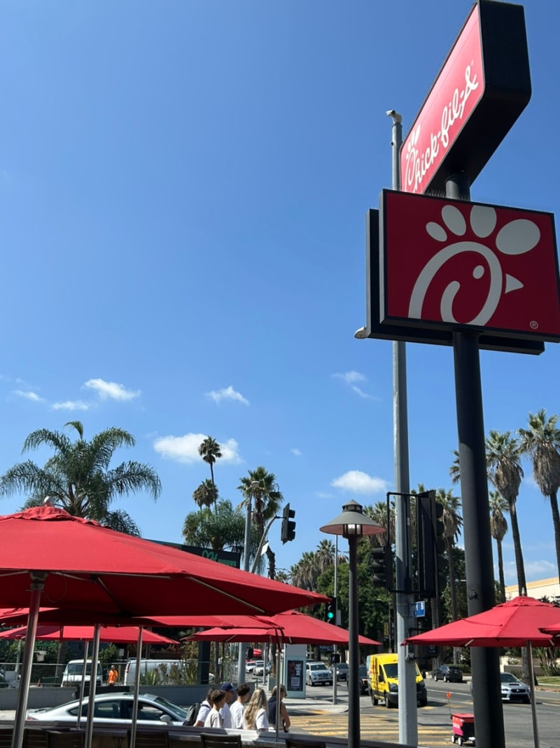 [미국/LA]  칙필레(Chick-fil-A) 미국 대표 치킨버거 ㅣ  칙필레 소스 후기 & 추천 & 주차정보