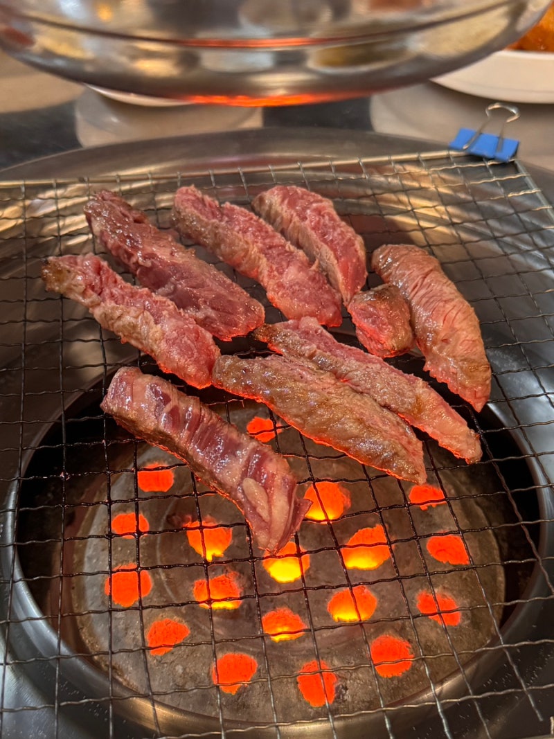 [강원/태백] 태백 현지인 맛집, 연탄불에 구워먹는 소고기 맛집 추천 “태백한우골실비식당....