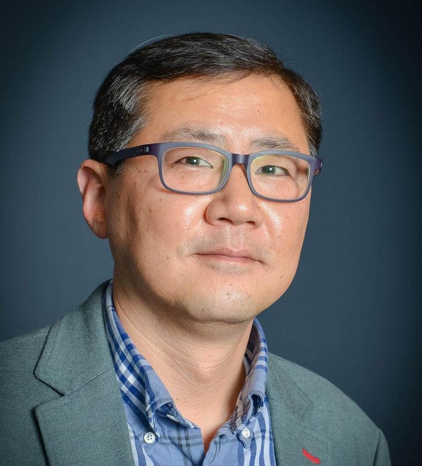 삼성전자, AI 시대 선점 위해 사장단 대폭 개편 글로벌 석학 박홍근 영입… 개인도 AI 활용이 ....