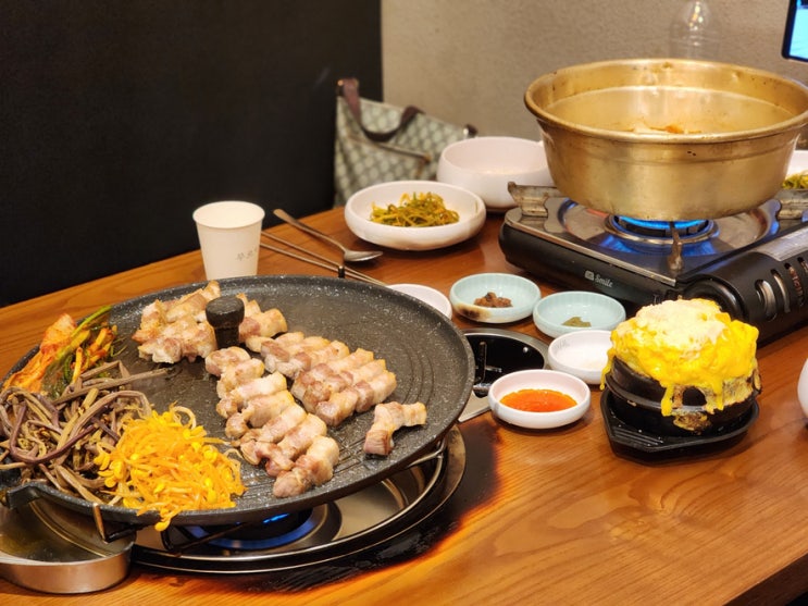 창원 솥뚜껑 삼겹살 맛집 점심이나 회식 하기 좋은 고깃집 김치옥