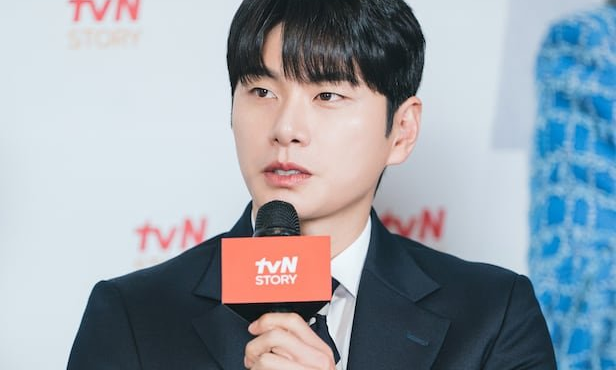 '<b>놀면 뭐하니</b>?' 제작진 면치기 논란과 이이경 하차 <b>사과</b>