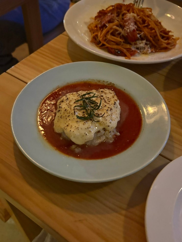  해방촌 와인바 뇨끼와 꿀대구가 맛있는 블레스브런치바