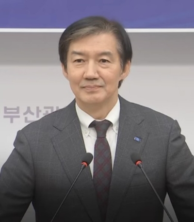 <b>조국</b> “한동훈과 <b>토론</b>? <b>장동혁</b> 대표가 하자면 하겠다”... 
