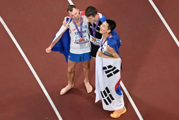 [일반 스포츠] 올해 대한민국 선수들 세계선수권 입상(포디움) 결과(우상혁 육상 높이뛰기 은메달 등)
