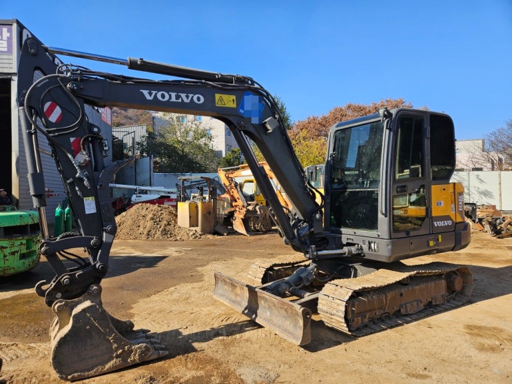  볼보 EC60E Pro 2020년식 코끼리집게 회전라인 가동9천 02 중고굴삭기