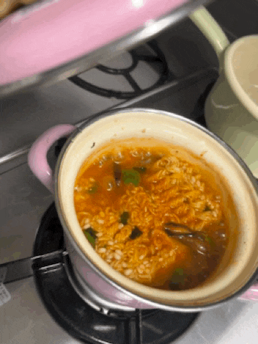  라밥 만드는 법 — SNS에서 난리 난 ‘라면밥’ 쫄깃폭발