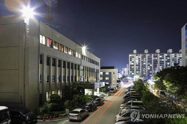  "휴대전화 왜 안 바꿔줘" 아파트 방화 여중생 구속영장 기각
