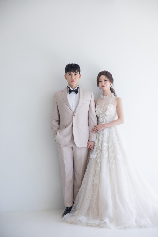  메종드힐스튜디오 촬영소품 이것만 챙기세요 조화부케 생화부케 웨딩반지 웨딩슈즈는 필수