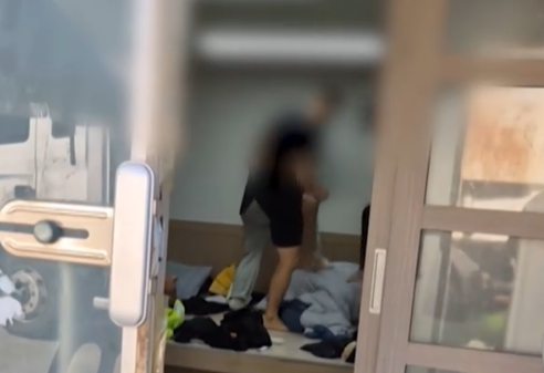 7급 <b>공무원</b>, 환경미화원들에 '교주 놀이·이불 폭행' <b>갑질 논란</b>
