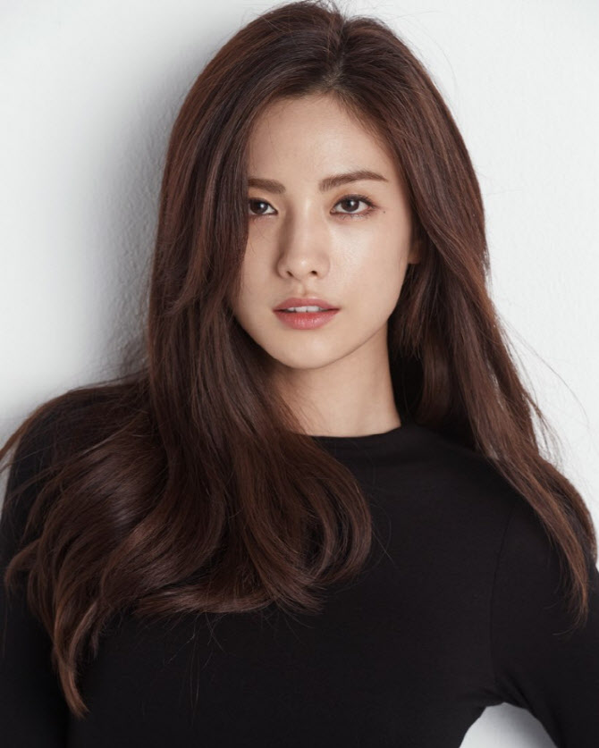 '어머니 목 조르던 <b>강도</b>' 제압하며 부상입힌 <b>나나</b>... 정당방위 인정