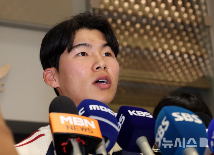 "모든 분들께 사과"…야구선수 김혜성, 아버지 '빚투 논란' 입 열었다