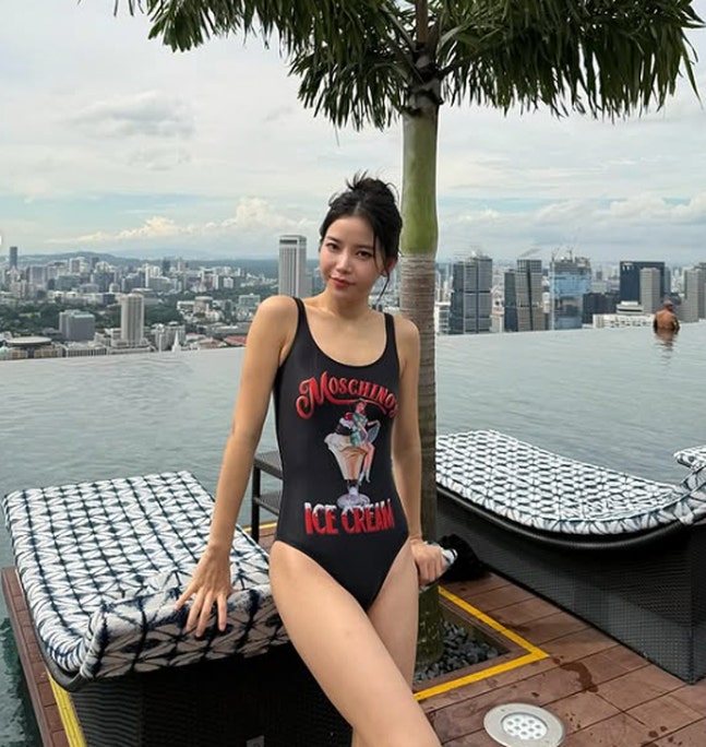   마마무 솔라, 싱가포르 인피니티풀에서 보여준 완벽 보디라인…‘헬시 섹시’의 정석