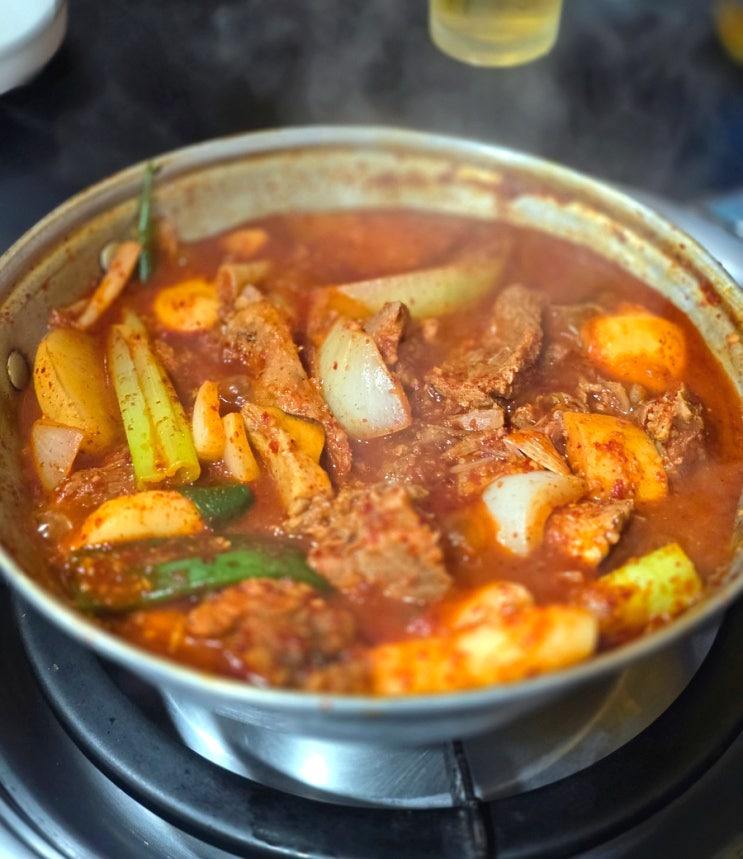  서울 약수역 맛집! 백종원 3대천왕 매콤한 갈비찜 - 머거보까 매운갈비찜