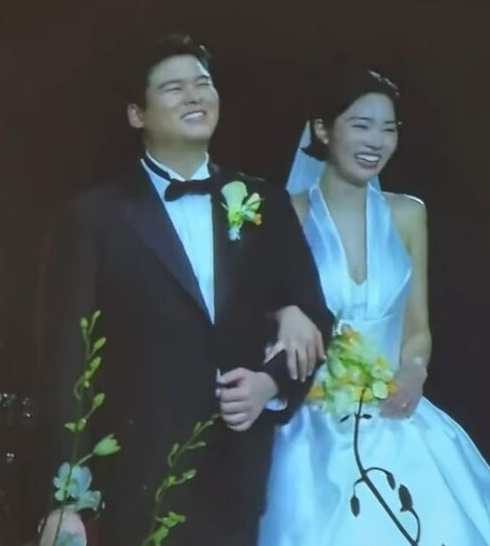 7년 열애 <b>이장우</b><b>조혜원 결혼식</b> 현장 공개 주례 전현무·사회... 