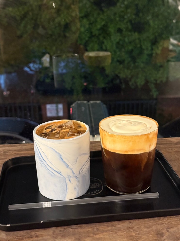  울산 삼산동 창가뷰 카페 초석로스터스