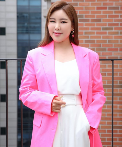<b>송가인</b> '<b>미스트롯4</b>' <b>마스터</b>로 돌아오다! 친정집 같은 무대