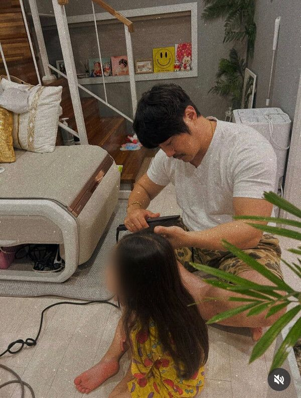  KCM, 13년간 숨긴 딸 공개 "줄줄이 공주 머리 요청"