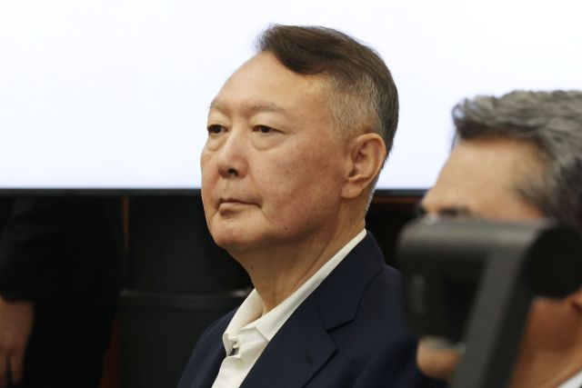  "윤석열, 국정원 업무보고 받고 '소폭' 돌리다 만취해 경호관에 업혀 나와"