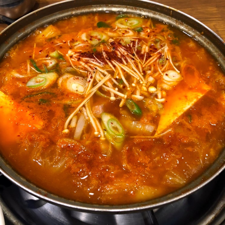  송도 김치찌개 맛집 골목집 1인분 만원 혼밥 가능
