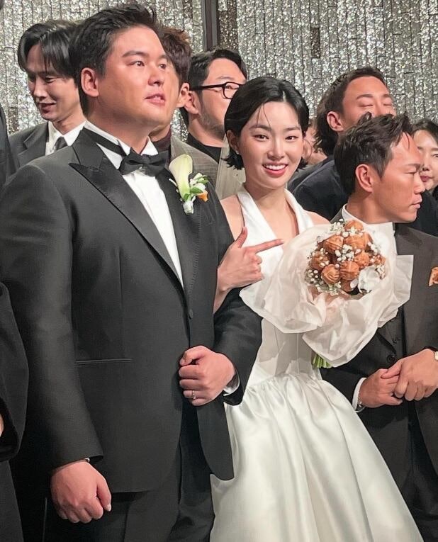 이장우 조혜원 결혼식 호두과자 부케 실화야? 하객 1000명도 놀랍네(부창제과)