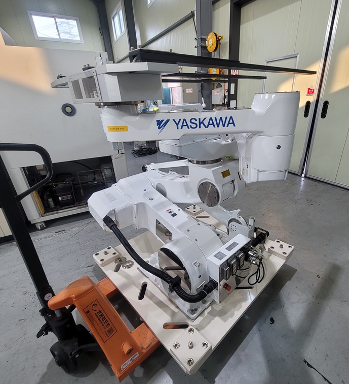  YASKAWA MOTOMAN ECS1200DN-1600
