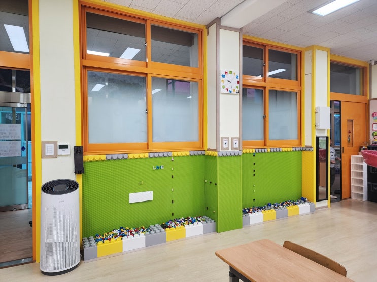 경상북도 울릉도 초등학교에 저학년 늘봄교실 창의적 놀이활동 레고브릭월 및 네모로블럭놀이테이블 설치