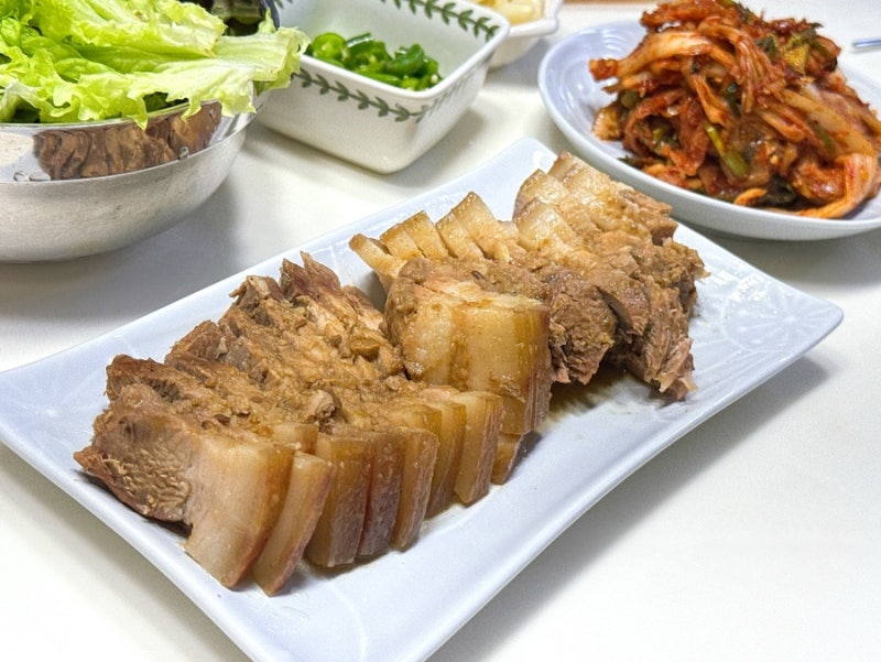 보쌈 삶는법 간단 앞다리살 수육 레시피 시간 냄새없이 부드럽게 삶기