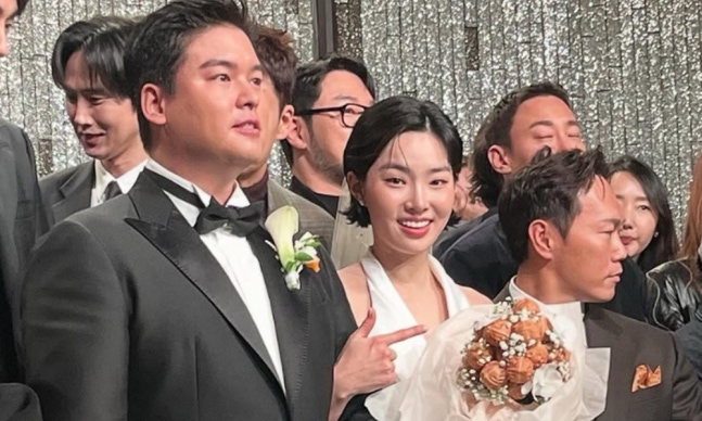 <b>이장우 조혜원</b> 결혼식, 전현무 주례보다 화제 <b>호두과자</b> 부케