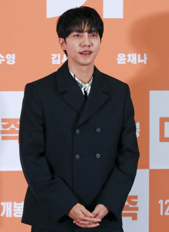 <b>이승기</b>, 스승이자 인생의 큰 어른… 故 <b>이순재 빈소</b> 조문