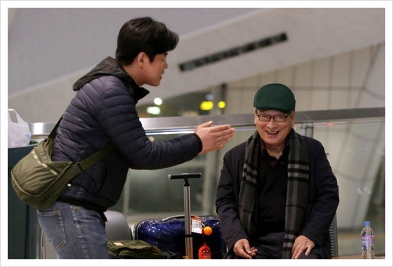 <b>나영석</b> PD, 故<b>이순재 추모</b>... '케냐 간 세끼' 현장에서도 애도