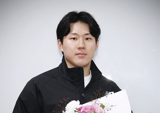  KT 하루에 '98억' 쐈다! 김현수→최원준 폭풍 연쇄 영입…4년 최대 48억 계약 "센터 라인 강화 목표"