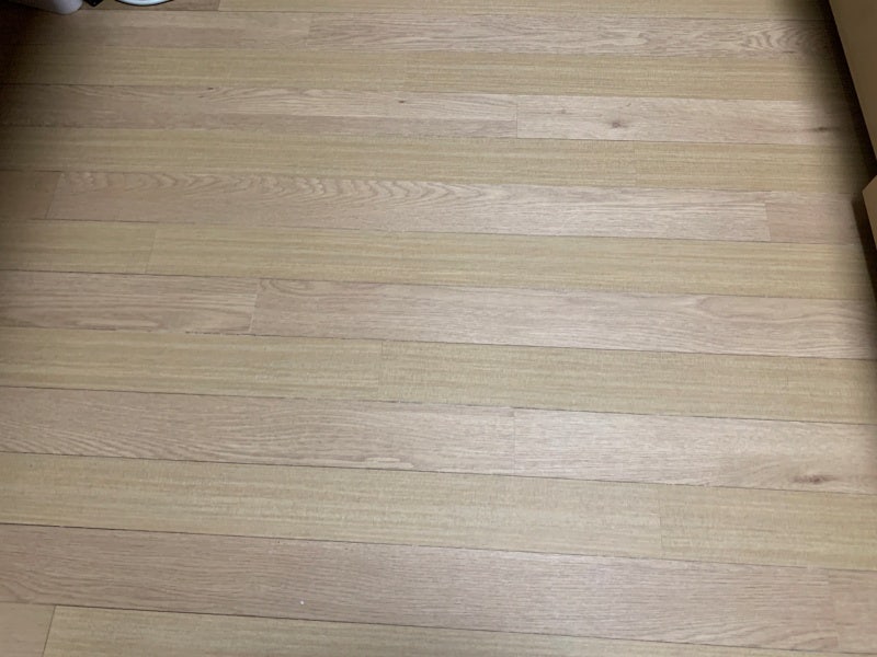 강마루보수 변색·손상된 바닥 시트지 보수로 새것처럼 복원한 인천 송도 아파트