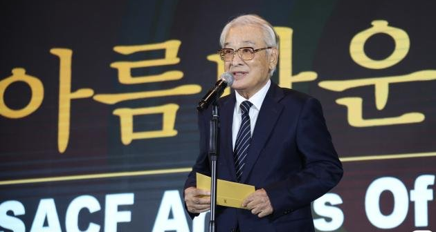 故 <b>이순재</b> 한국 연극과 방송의 전설을 <b>추모</b>하다