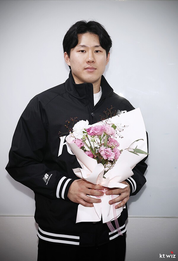 <b>KT</b> 위즈, <b>FA</b> 외야수 <b>최원준</b>과 4년 48억원 <b>계약</b> 체결! 설마... 