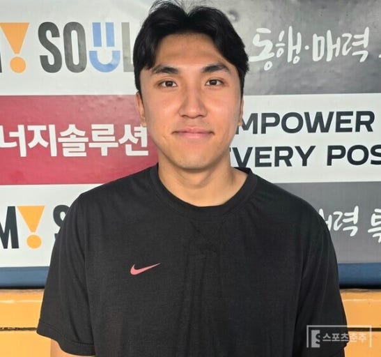 키움 히어로즈 <b>윤석원 팔꿈치 부상</b>…팬들 걱정↑ 현재 상황 정리