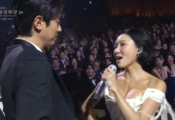 청룡영화제 찢은 ‘굿 굿바이’ 무대, 화사X박정민의 레전드 시너지v