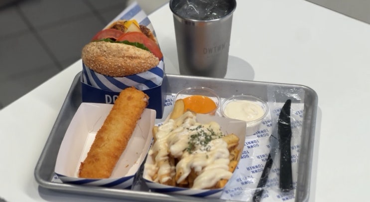  둔산동 맛집 점심 다운타우너 갤러리아 타임월드 / 더블 치즈 트러플, 갈릭 버터 프라이즈, 점보 모짜스틱
