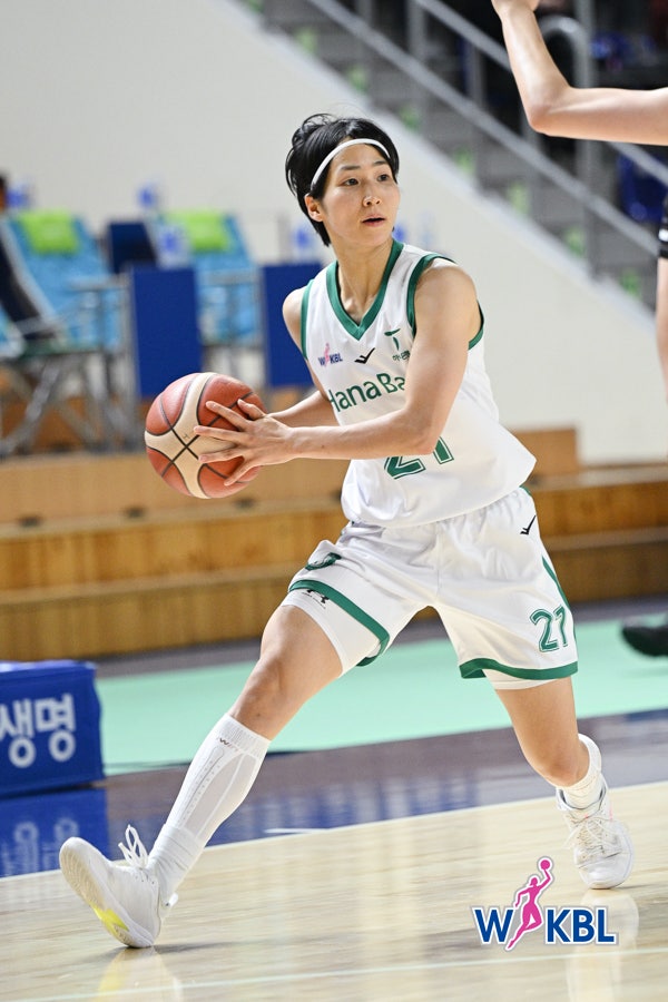 [WKBL] <b>이이지마</b> 사키 (<b>하나은행</b>) - 부산 노예에서, 부천 귀족으로