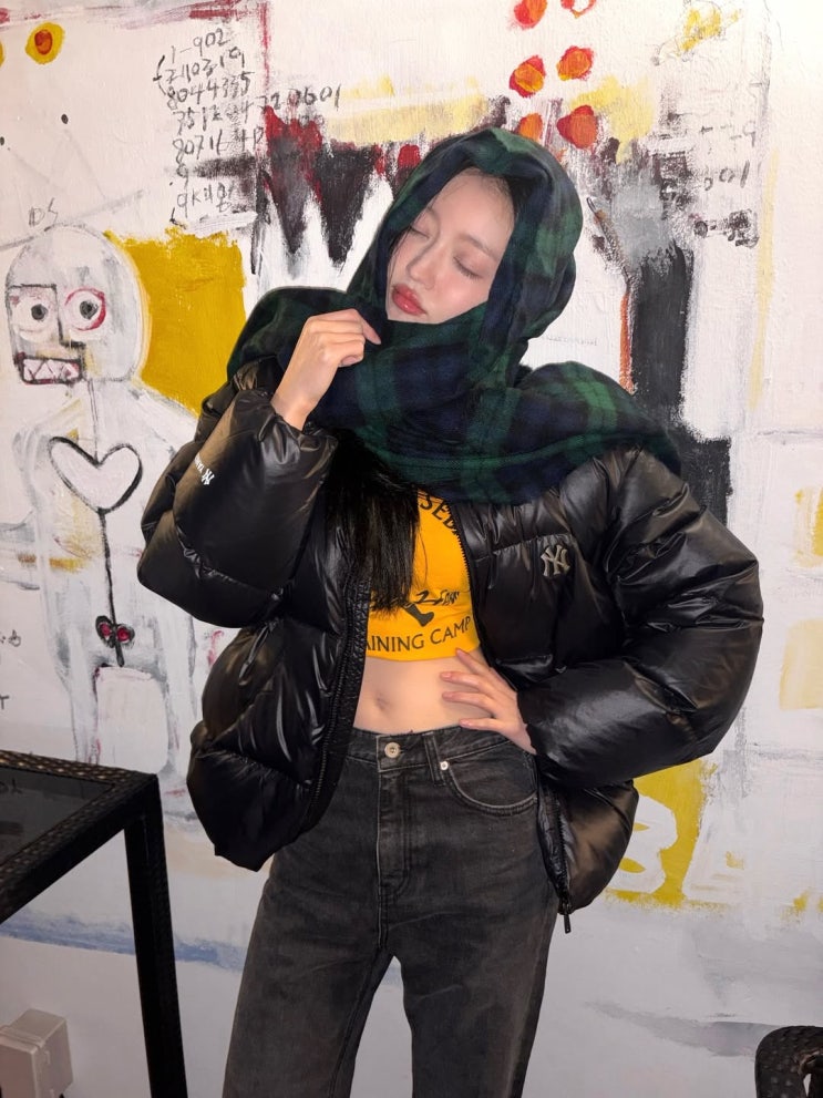  오마이걸 멤버 사복 여친룩 정석 유아 아린 패션 추구미 여자아이돌 인스타 겨울코디