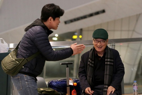 <b>나영석</b> PD, 영원한 '꽃할배' 故 <b>이순재 추모</b>..'케냐 간 세끼' 측... 